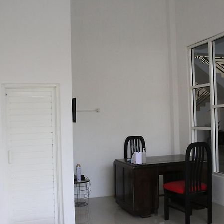 Reddoorz Syariah Near Suncity Mall Madiun Exterior photo