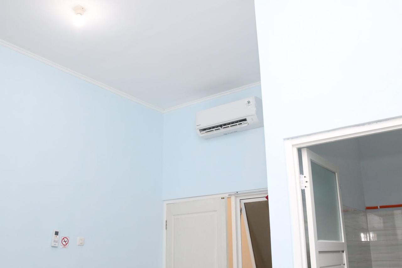 Reddoorz Syariah Near Suncity Mall Madiun Exterior photo