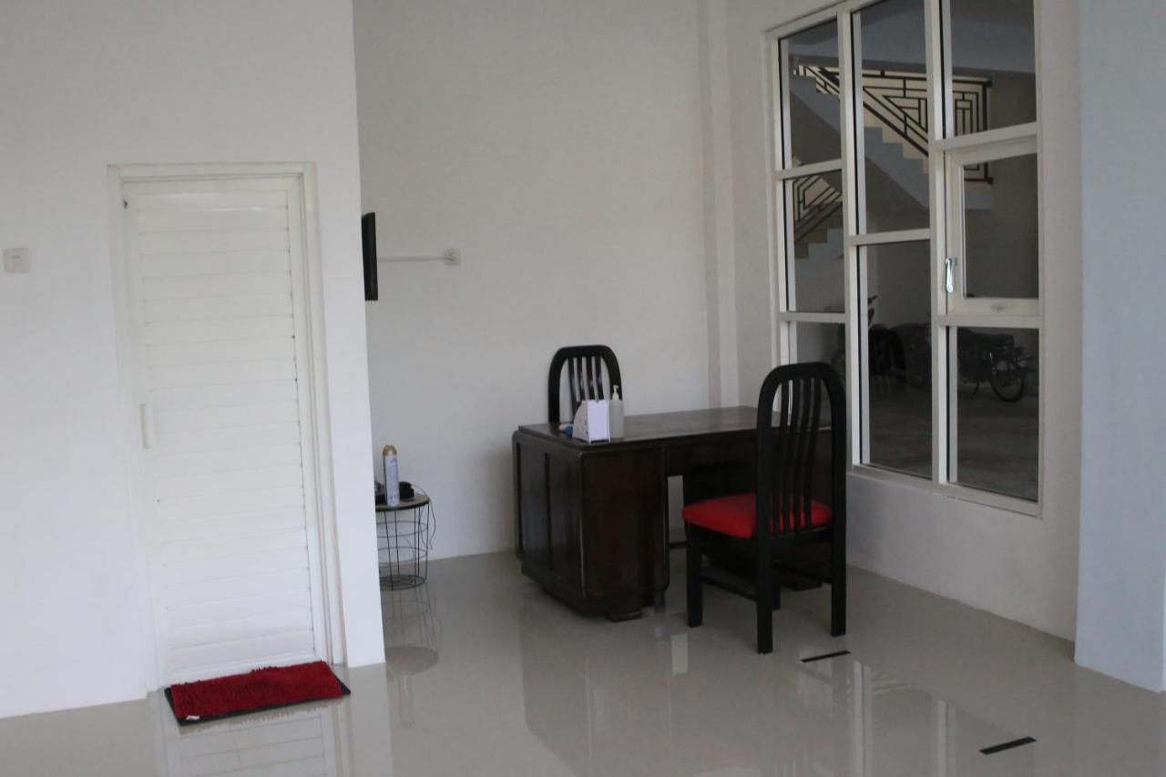 Reddoorz Syariah Near Suncity Mall Madiun Exterior photo