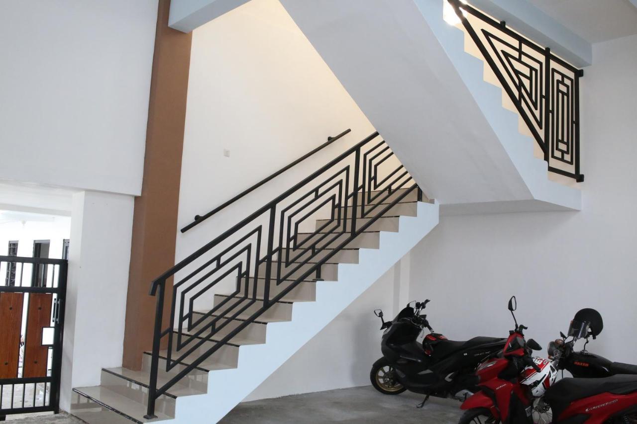 Reddoorz Syariah Near Suncity Mall Madiun Exterior photo