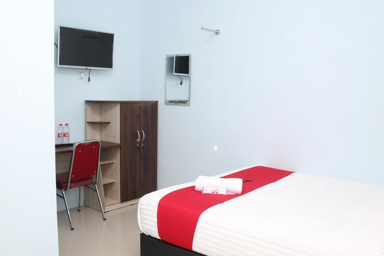 Reddoorz Syariah Near Suncity Mall Madiun Exterior photo