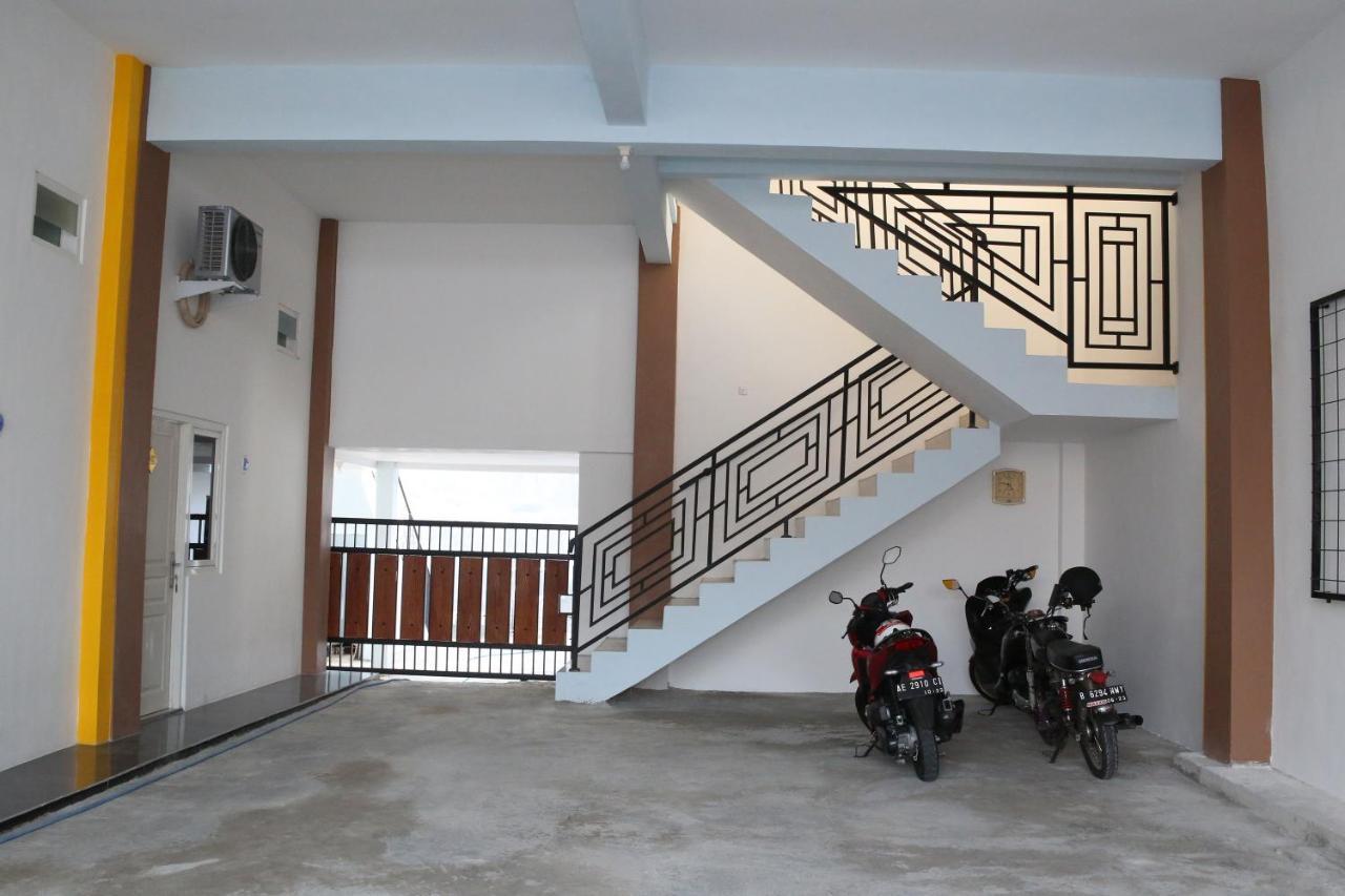 Reddoorz Syariah Near Suncity Mall Madiun Exterior photo