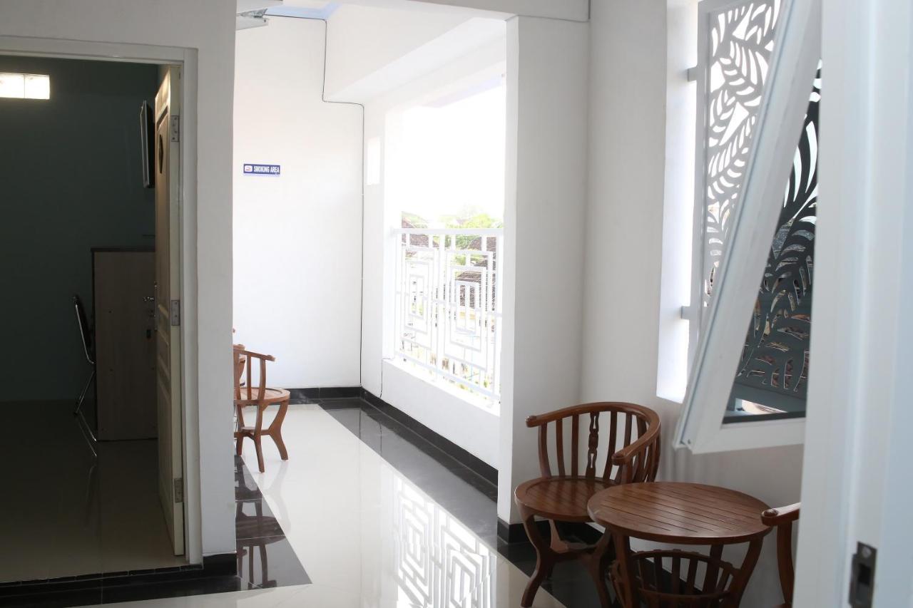 Reddoorz Syariah Near Suncity Mall Madiun Exterior photo