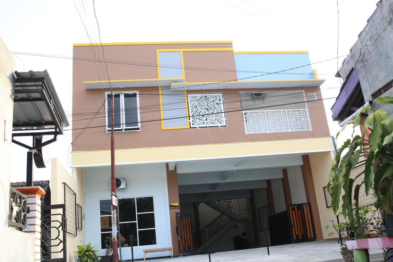 Reddoorz Syariah Near Suncity Mall Madiun Exterior photo